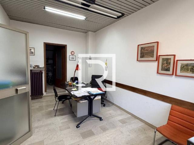 Locale Commerciale in affitto a Unione dei comuni Valle del Savio, Cesenà