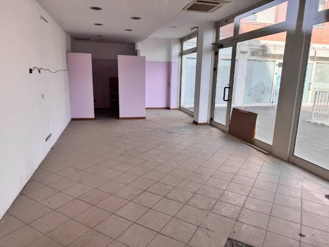 Locale Commerciale in affitto a Unione dei comuni Valle del Savio, Cesenà
