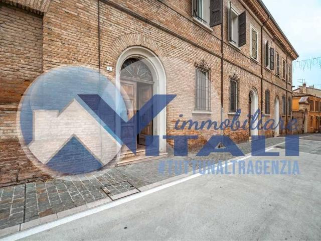 Locale Commerciale in affitto a Unione dei comuni Valle del Savio, Cesenà