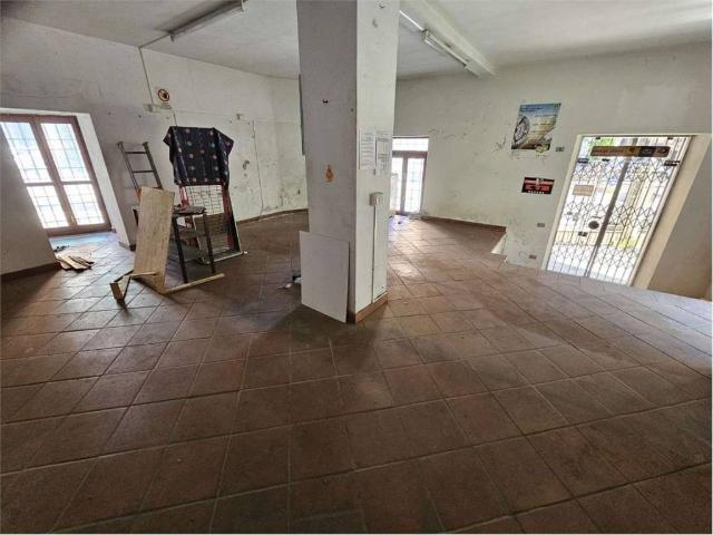 Locale Commerciale in affitto a Piemonte, Cuneo