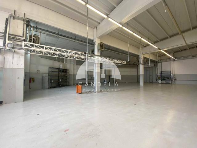 Locale Commerciale in affitto a Piemonte, Cuneo