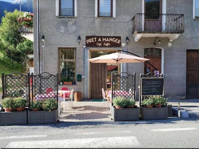Locale Commerciale in affitto a Aosta