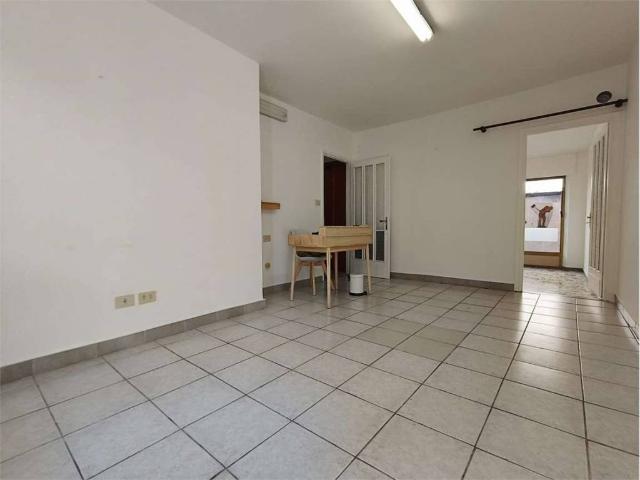 Locale Commerciale in affitto a Chambave, Aosta