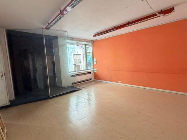 Locale Commerciale in affitto a Conoz, Chatillon