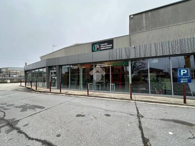 Locale Commerciale in affitto a Piemonte, Cuneo