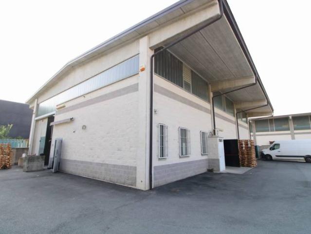 Locale Commerciale in affitto a Piemonte, Cuneo