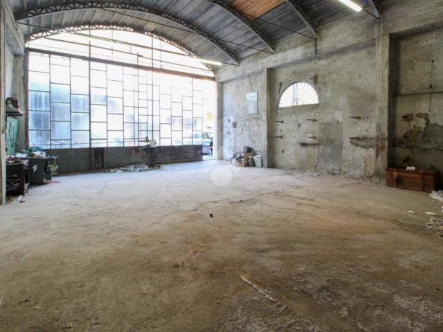 Locale Commerciale in affitto a Chiari, Lombardia
