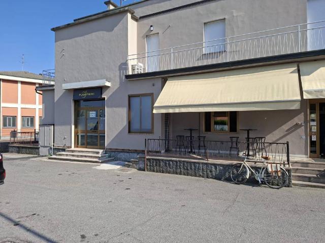 Locale Commerciale in affitto a Chiari, Lombardia