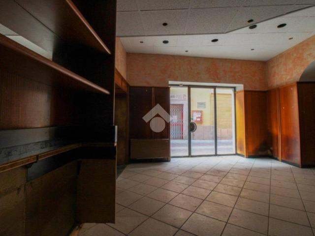 Locale Commerciale in affitto a Chiari, Lombardia
