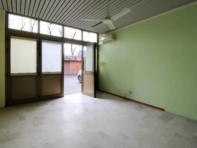 Locale Commerciale in affitto a Chiari, Lombardia