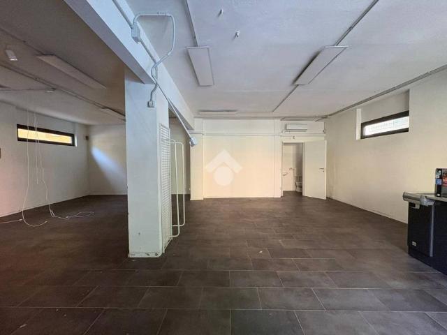 Locale Commerciale in affitto a Sampierdicanne, Chiavari