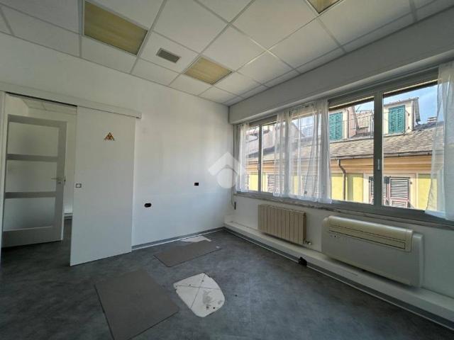 Locale Commerciale in affitto a Sampierdicanne, Chiavari