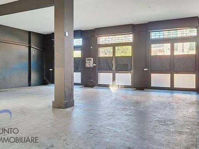 Locale Commerciale in affitto a Ri Alto, Chiavari