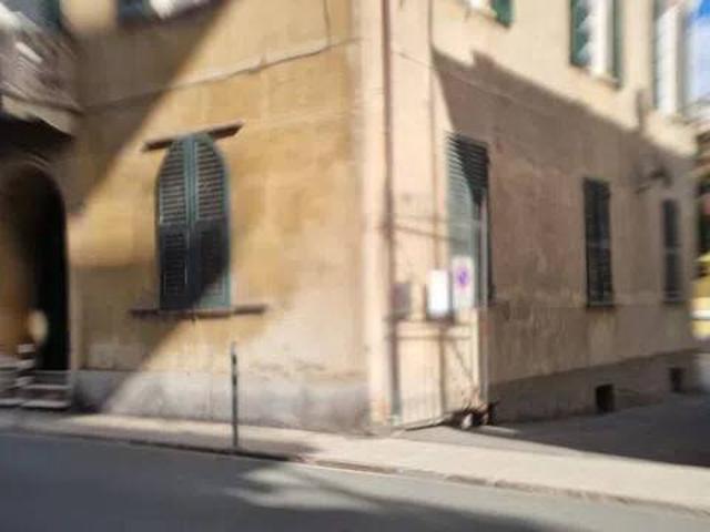 Locale Commerciale in affitto a Sampierdicanne, Chiavari