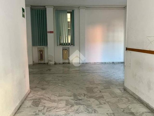 Locale Commerciale in affitto a Sampierdicanne, Chiavari