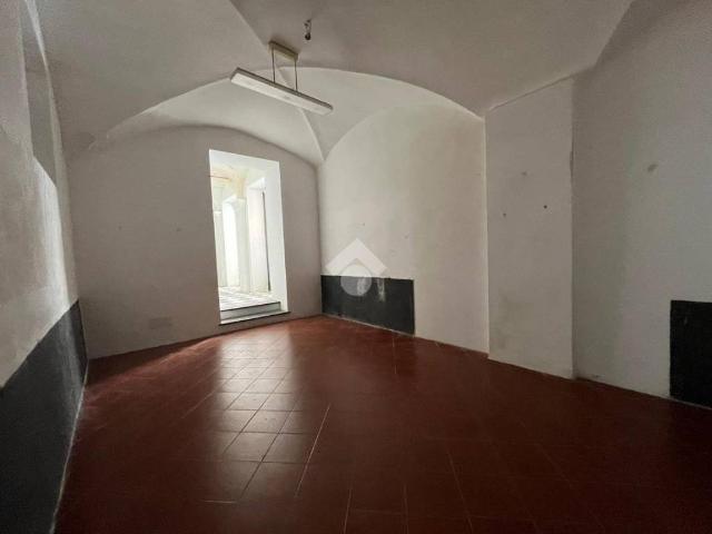 Locale Commerciale in affitto a Sampierdicanne, Chiavari