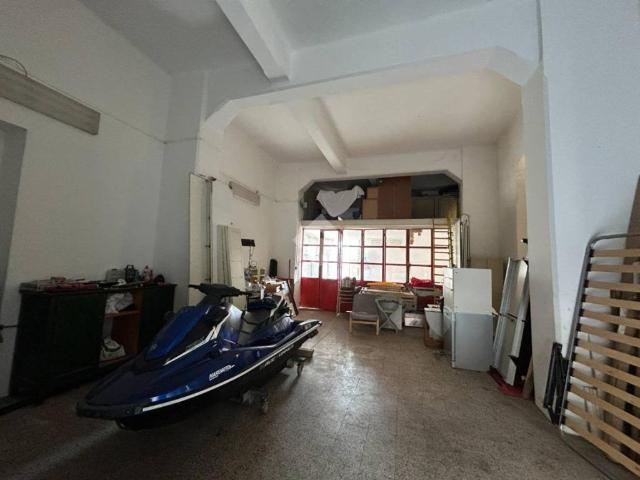 Locale Commerciale in affitto a Chiavari, Liguria