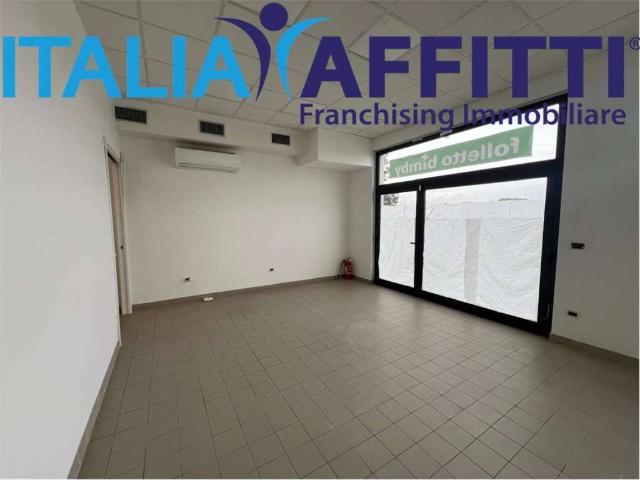 Locale Commerciale in affitto a Santa Filomena, Chieti