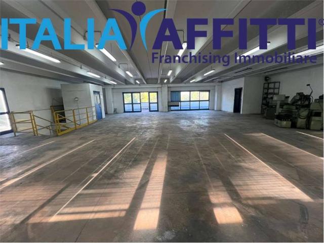Locale Commerciale in affitto a Chieti Scalo, Chieti