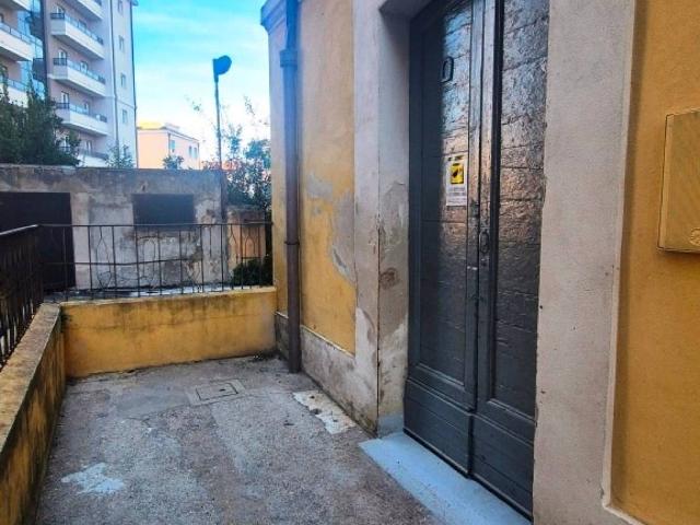 Locale Commerciale in affitto a Chieti
