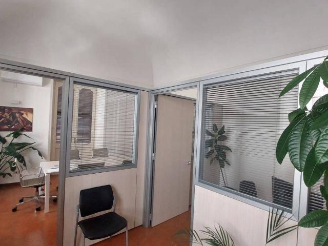 Locale Commerciale in affitto a Pietragrossa, Chieti