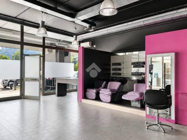 Locale Commerciale in affitto a Chiuduno, Lombardia