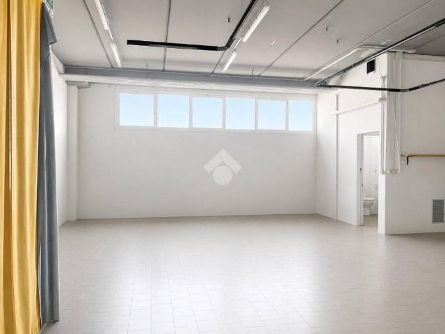 Locale Commerciale in affitto a Chiuduno, Lombardia