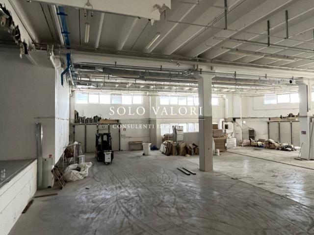 Locale Commerciale in affitto a Chiuppano, Veneto