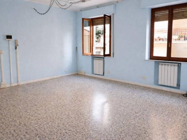 Locale Commerciale in affitto a Chiusi Scalo, Chiusi Città