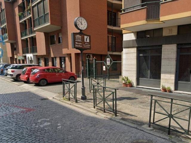 Locale Commerciale in affitto a Piemonte, Torino