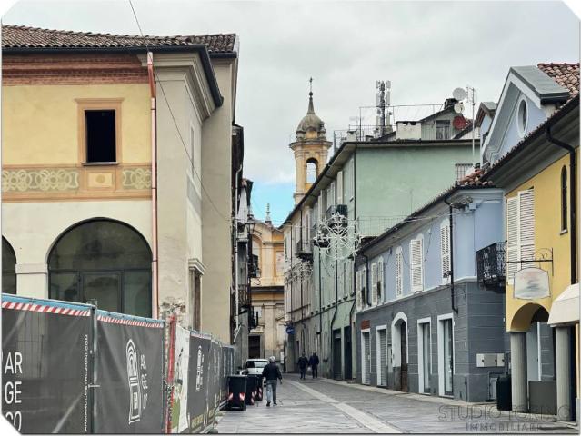 Locale Commerciale in affitto a Piemonte, Torino