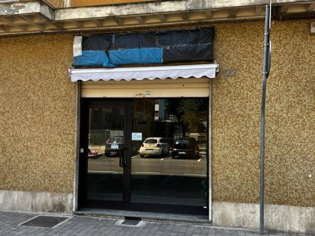 Locale Commerciale in affitto a Piemonte, Torino