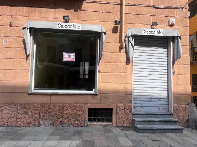 Locale Commerciale in affitto a Piemonte, Torino