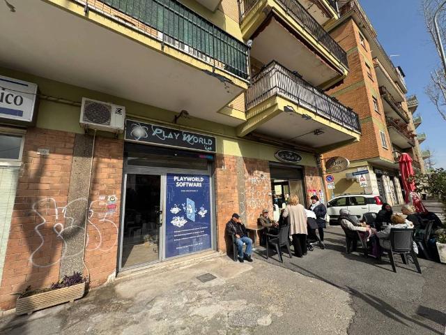 Locale Commerciale in affitto a Roma Capitale, Lazio