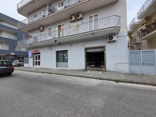 Locale Commerciale in affitto a Cicciano, Campania