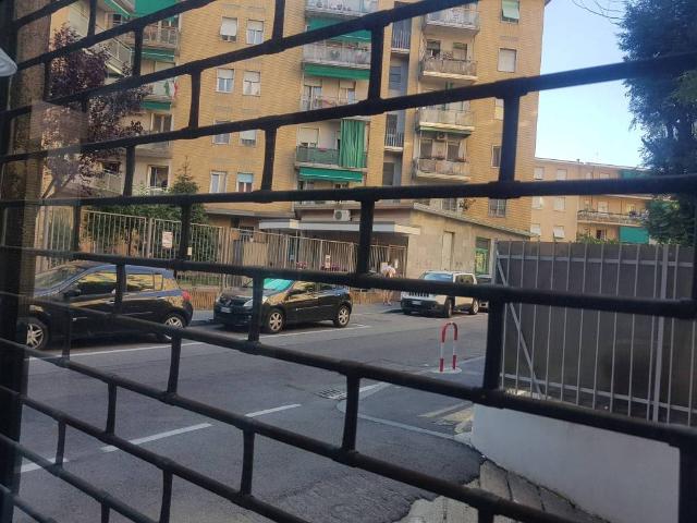 Locale Commerciale in affitto a Zona Omogenea Milano Nord, Cinisello Balsamo