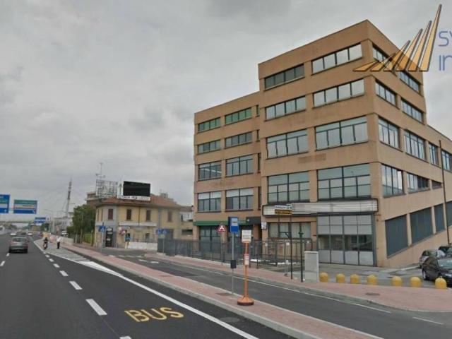 Locale Commerciale in affitto a Zona Omogenea Milano Nord, Cinisello Balsamo