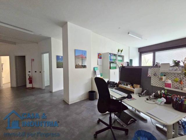 Locale Commerciale in affitto a Zona Omogenea Milano Nord, Cinisello Balsamo