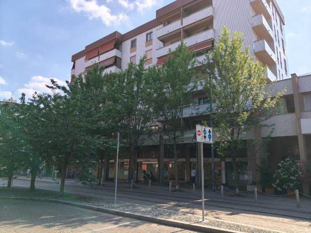 Locale Commerciale in affitto a Zona Omogenea Milano Nord, Cinisello Balsamo