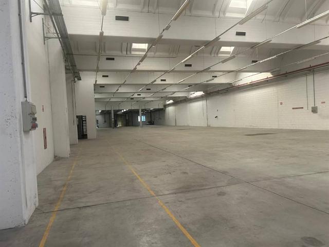 Locale Commerciale in affitto a Zona Omogenea Milano Nord, Cinisello Balsamo