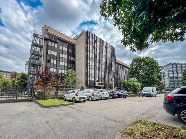 Locale Commerciale in affitto a Zona Omogenea Milano Nord, Cinisello Balsamo