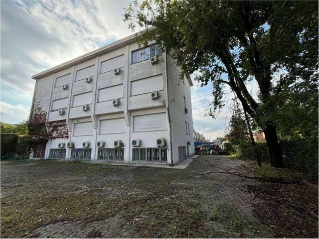 Locale Commerciale in affitto a Zona Omogenea Milano Nord, Cinisello Balsamo