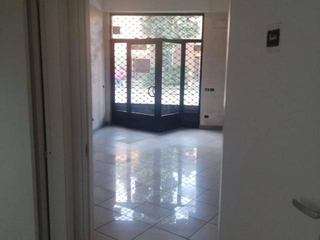 Locale Commerciale in affitto a Zona Omogenea Milano Nord, Cinisello Balsamo