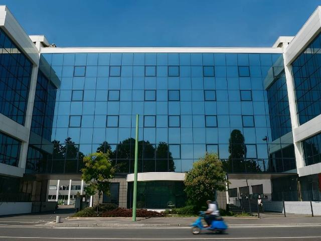 Locale Commerciale in affitto a Zona Omogenea Milano Nord, Cinisello Balsamo