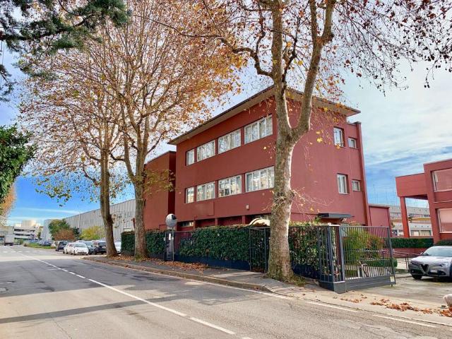 Locale Commerciale in affitto a Zona Omogenea Milano Nord, Cinisello Balsamo