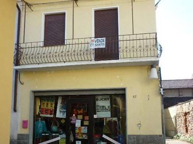Locale Commerciale in affitto a Piemonte, Torino