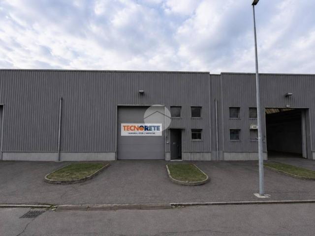 Locale Commerciale in affitto a Ciserano, Lombardia