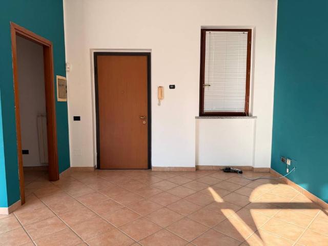 Locale Commerciale in affitto a Unione dei Comuni I Fontanili, Gaggiano
