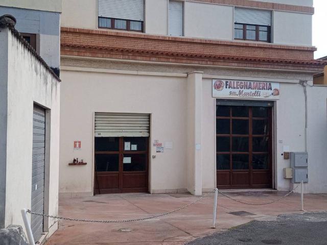 Locale Commerciale in affitto a Cisterna Di Latina, Lazio