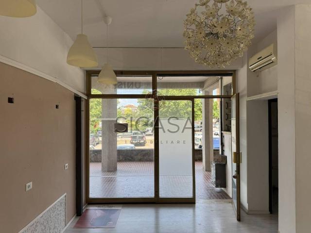Locale Commerciale in affitto a San Leo Bastia, Umbria